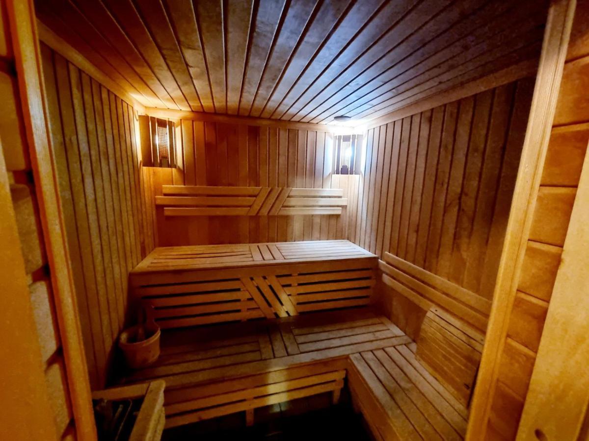 Helen Hotel ムィコラーイウ エクステリア 写真