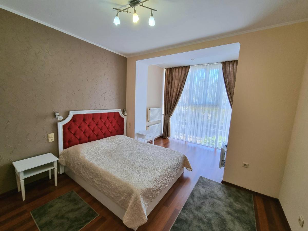 Helen Hotel ムィコラーイウ エクステリア 写真