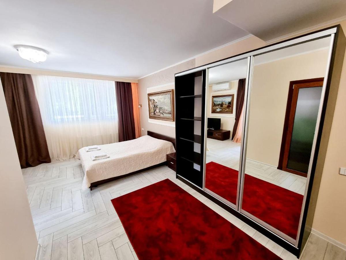 Helen Hotel ムィコラーイウ エクステリア 写真