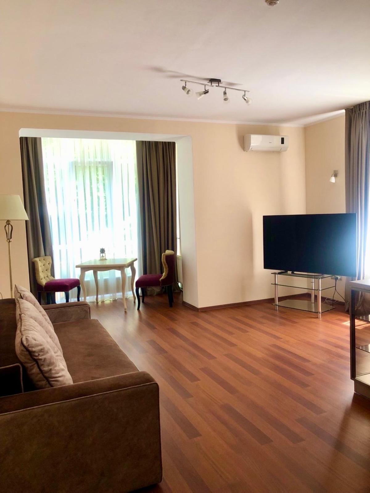 Helen Hotel ムィコラーイウ エクステリア 写真