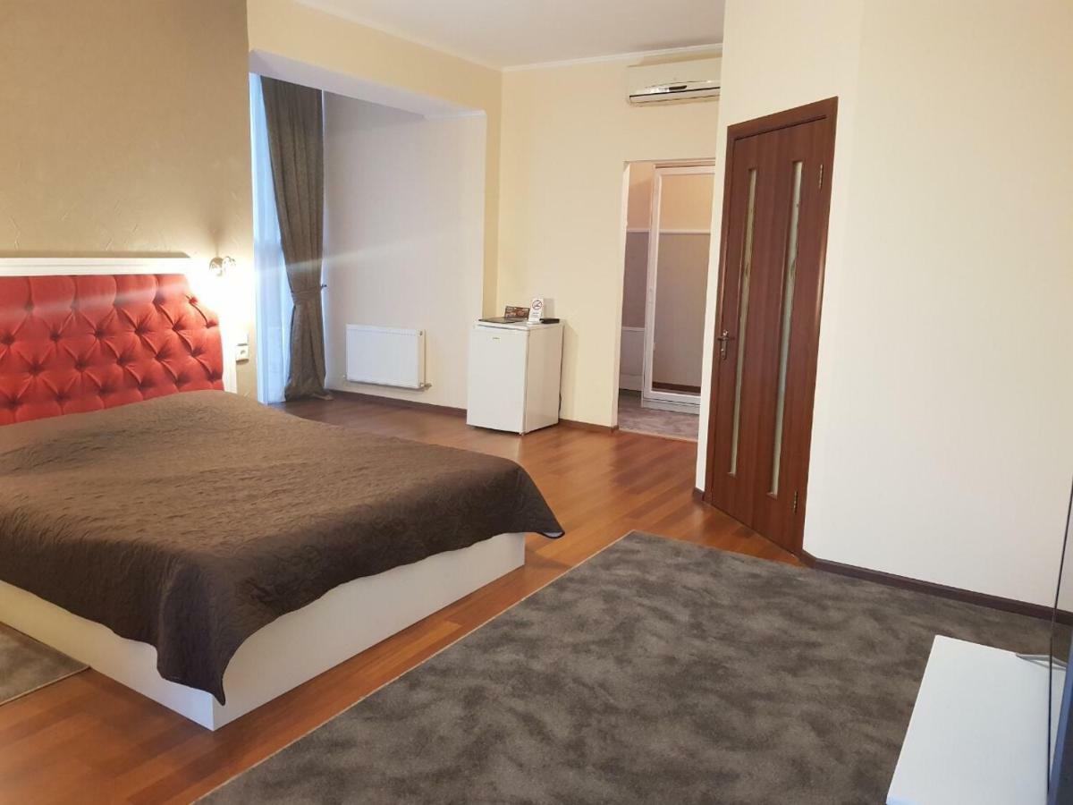 Helen Hotel ムィコラーイウ エクステリア 写真